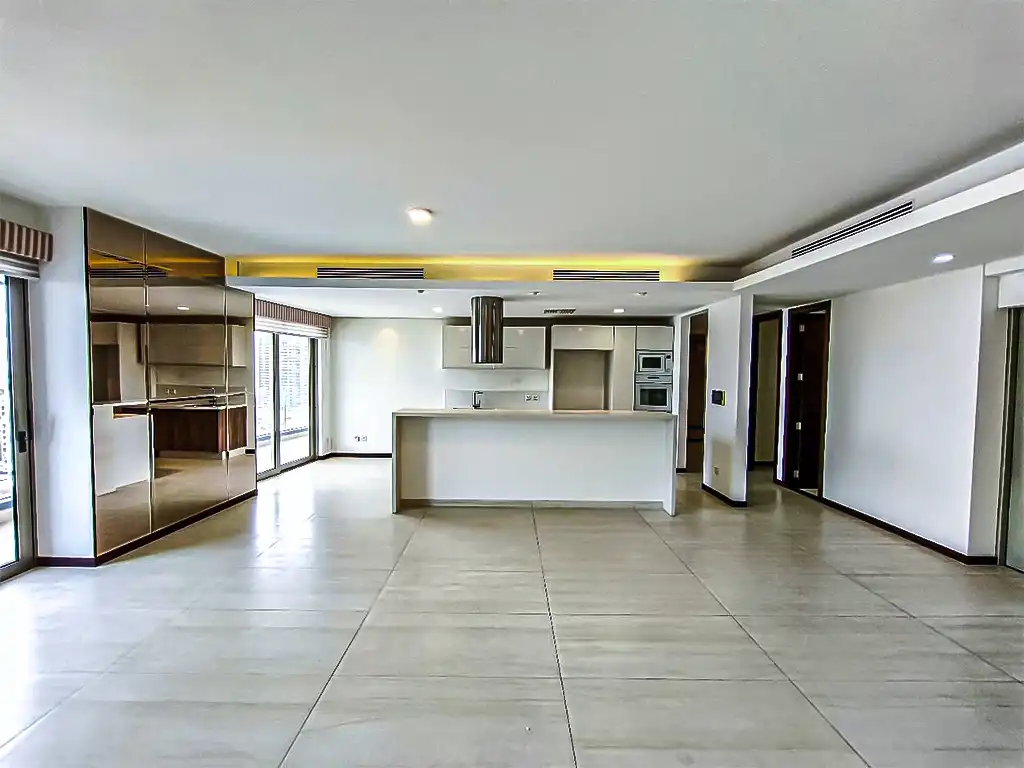 amplio_dpto_en_venta_con_terraza_jacuzzi_en_cond_Rivera_beauty_plaza_equipetrol_sala_y_cocina_1