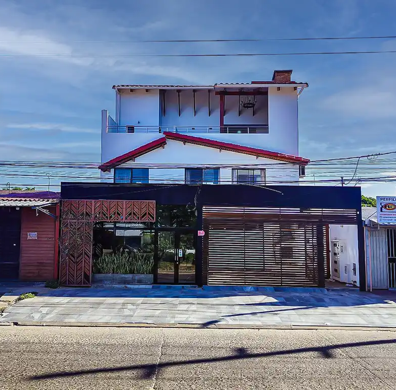 casa_comercial_en venta_7mo_anillo_y_av_banzer_entrada