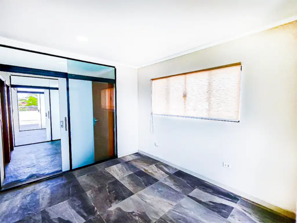 casa_comercial_en venta_7mo_anillo_y_av_banzer_sala