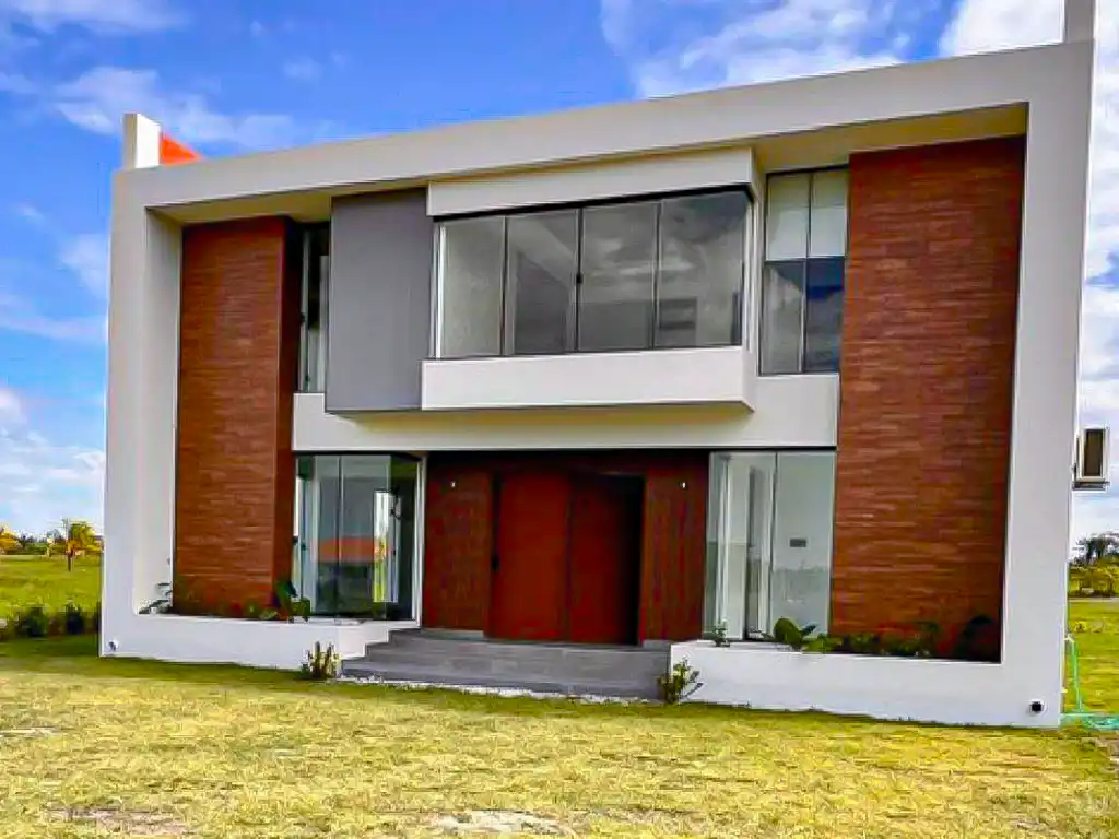 casa_en_venta_a_estrenar_de_5_dormitorios_en_playa_turquesa_entrada