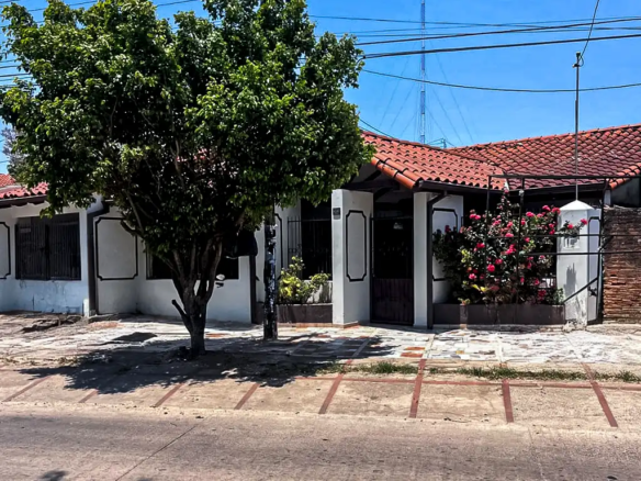 casa_en_venta_de_4_dormitorios_zona_comercial_de_feria_y_cumavi