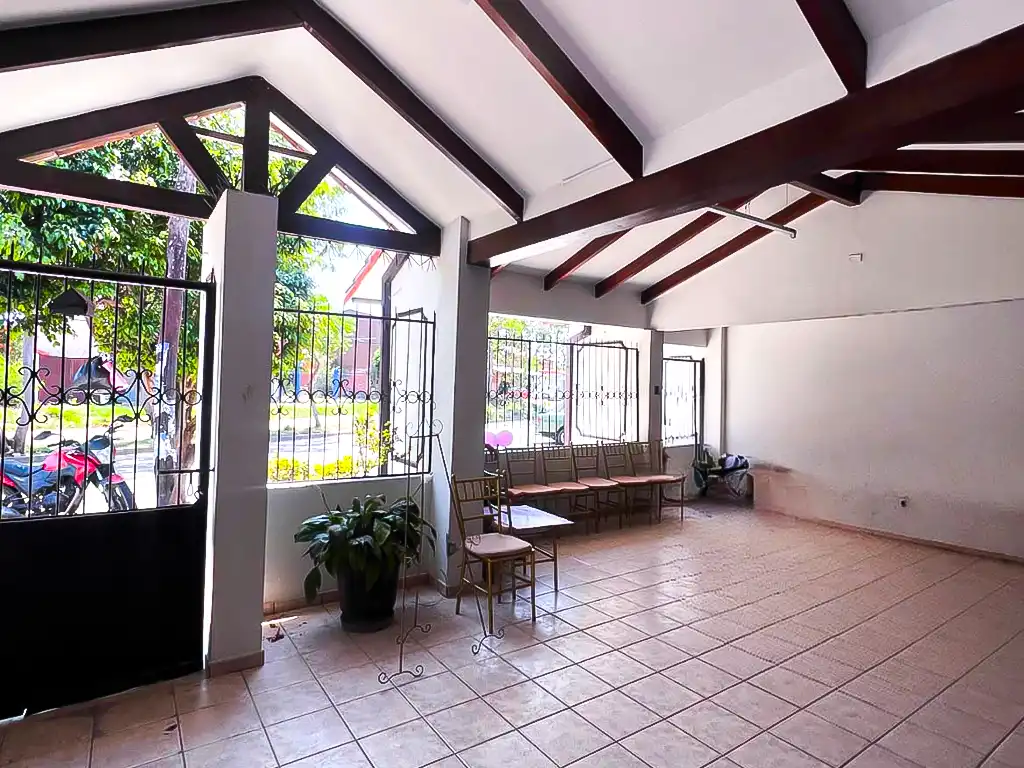 casa_en_venta_de_4_dormitorios_zona_comercial_de_feria_y_cumavi