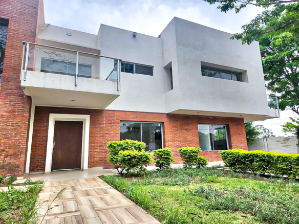 casa_en_venta_en_esquina_villa_bonita_entrada_1