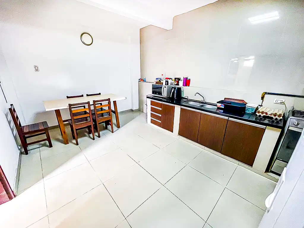 casa_en_venta_zona_comercial_avenida_cañoto_cocina