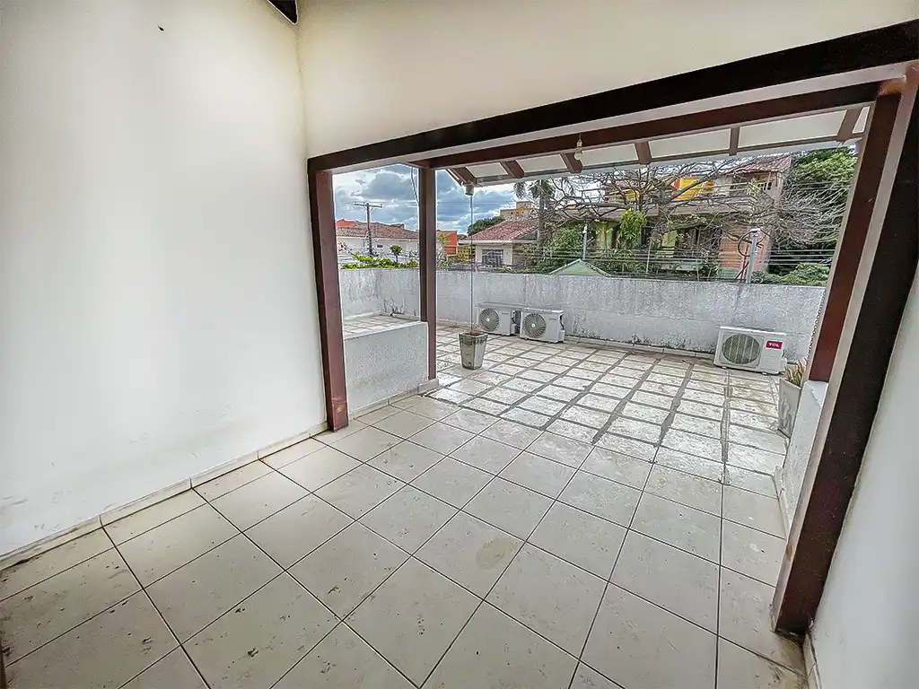 casa_en_venta_zona_comercial_avenida_cañoto_terraza