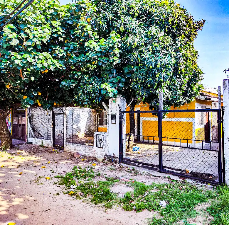 casa_en_venta_zona_este_sobre_av_cumavi_villa_1ro_de_mayo_entre_7mo_y_8vo_anillo_entrada