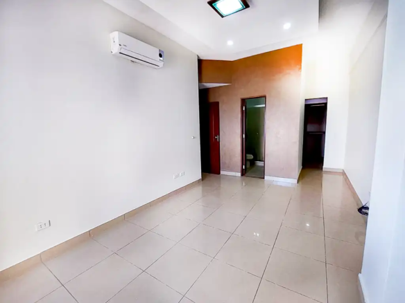 Dpto_en_venta_en_avenida_cristobal_de_mendoza_2do_anillo_edf_la_casona_dpto_2410_sala_2