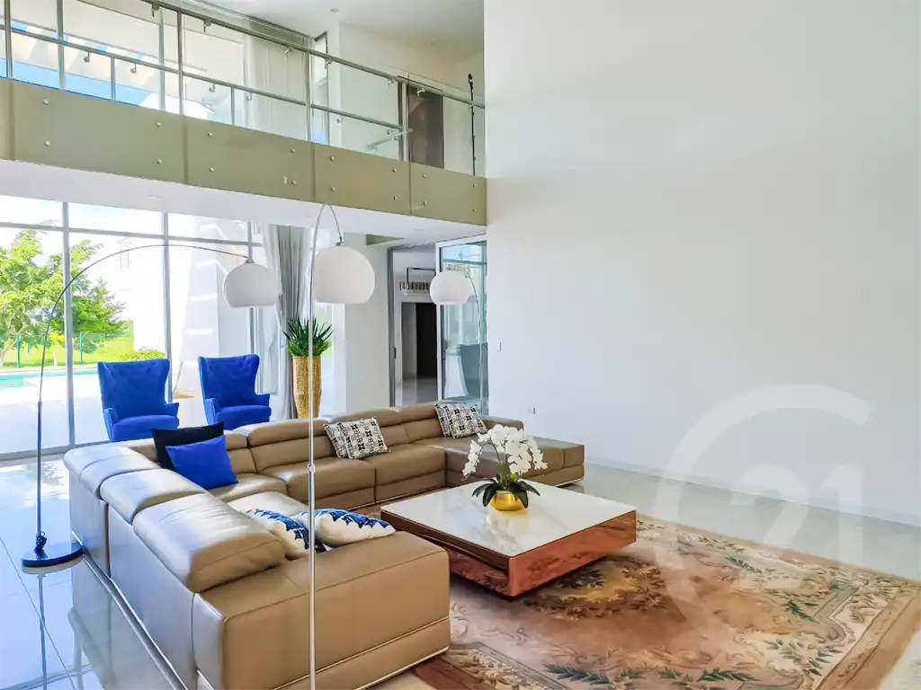 casa_de_lujo_en_venta_santa_cruz_urubo_sala_tv